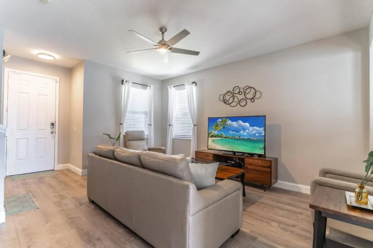 185 Winwood Bay Villa Davenport